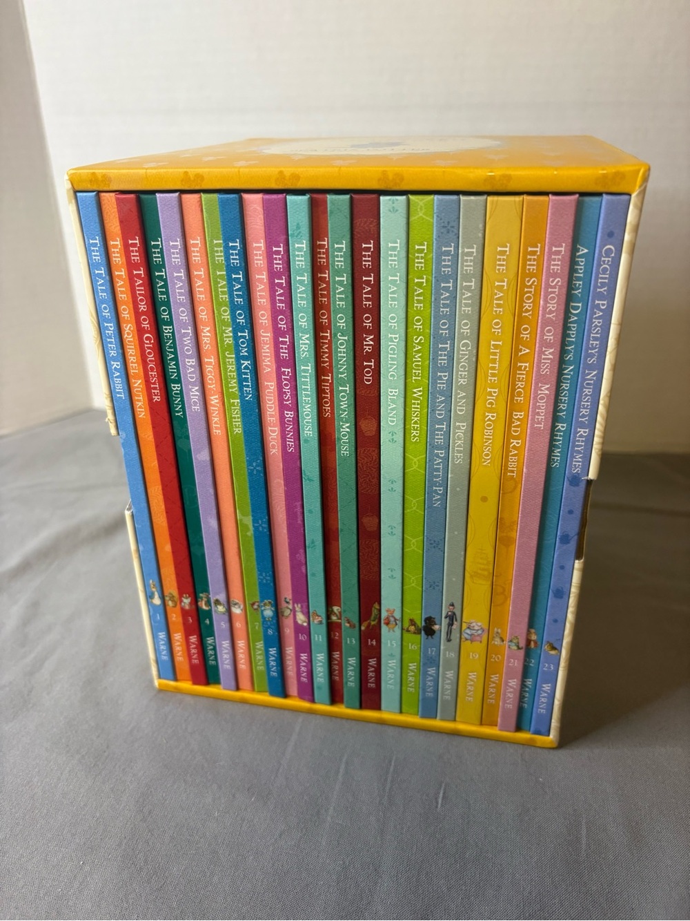 The Complete Peter Rabbit Library Box Set by Beatrix Potter - Yellow - Picture 2 of 9